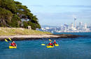 Kayaking near Browns Bay | © Auckland Tourism, Events and Economic Development Ltd.