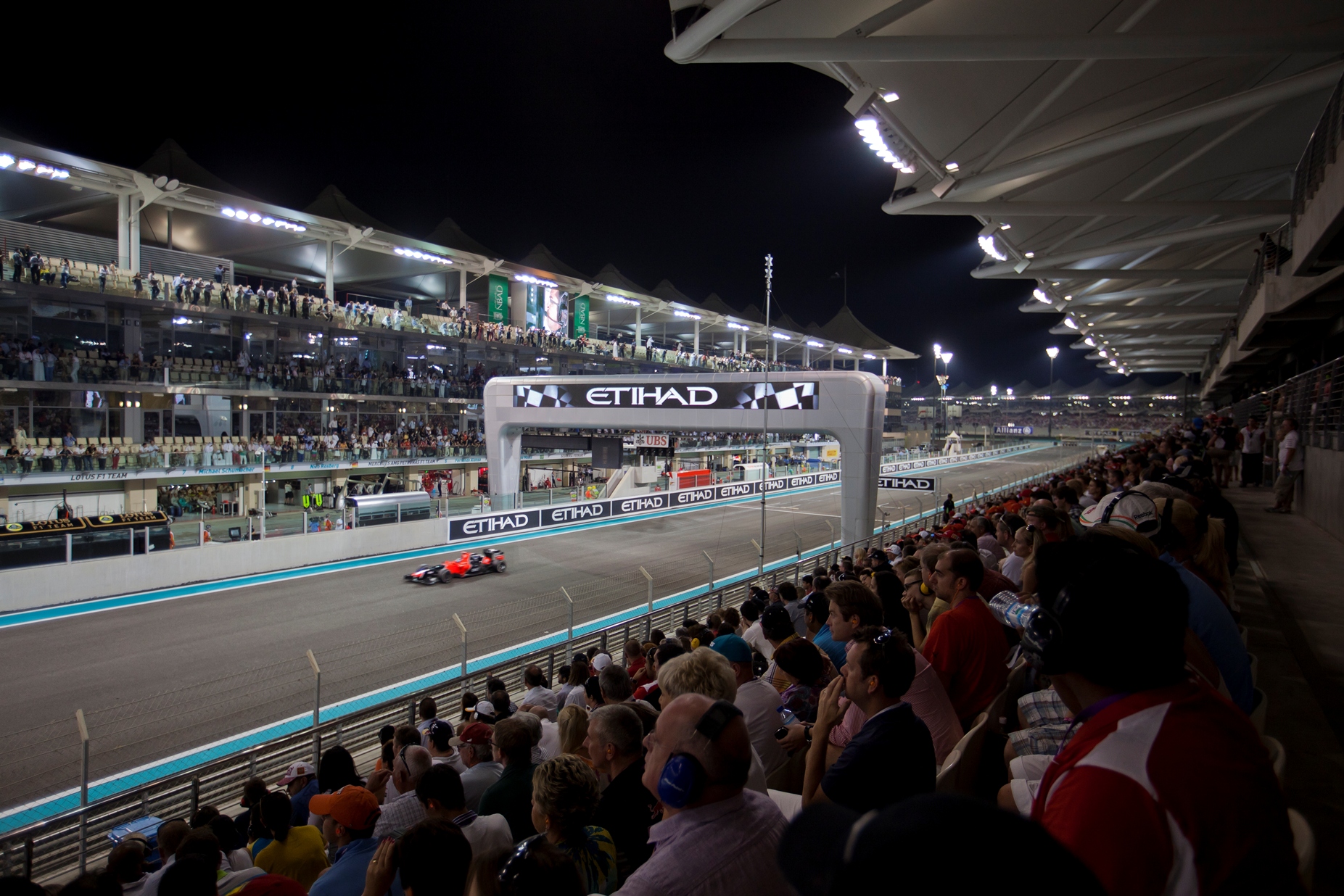 2015 F1 Etihad Airways Abu Dhabi Grand Prix 3